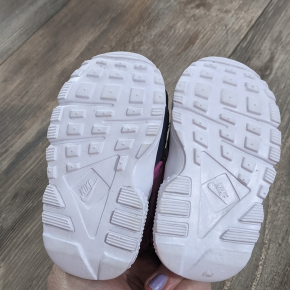 Nike Huaraches Run - Picture 8 of 9